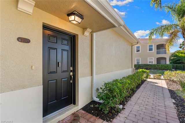5790 Harbour Club RD # 201, Fort Myers, FL 33919