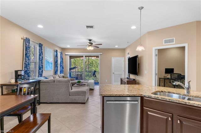 5790 Harbour Club RD # 201, Fort Myers, FL 33919