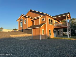 3408 Oster Dr, Yakima, WA 98901
