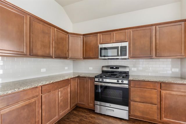 116 Meadow Lake Drive, Navasota, TX 77868