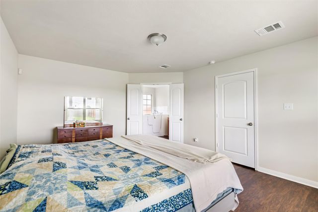 116 Meadow Lake Drive, Navasota, TX 77868