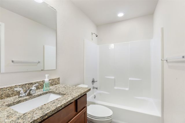 116 Meadow Lake Drive, Navasota, TX 77868
