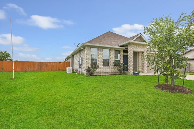 116 Meadow Lake Drive, Navasota, TX 77868