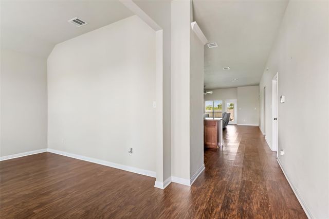 116 Meadow Lake Drive, Navasota, TX 77868