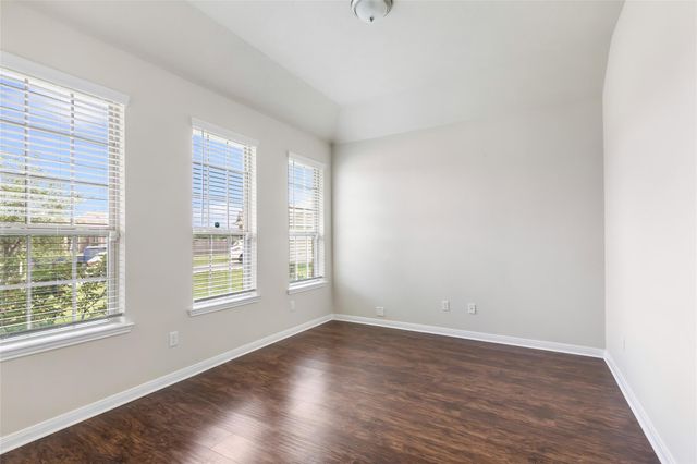 116 Meadow Lake Drive, Navasota, TX 77868