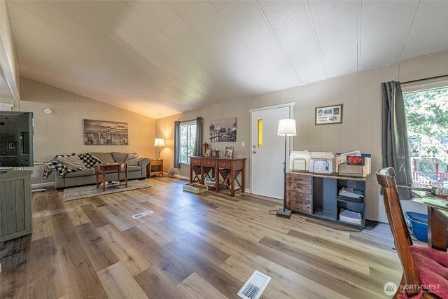 7427 154th Street E #14, Puyallup, WA 98375