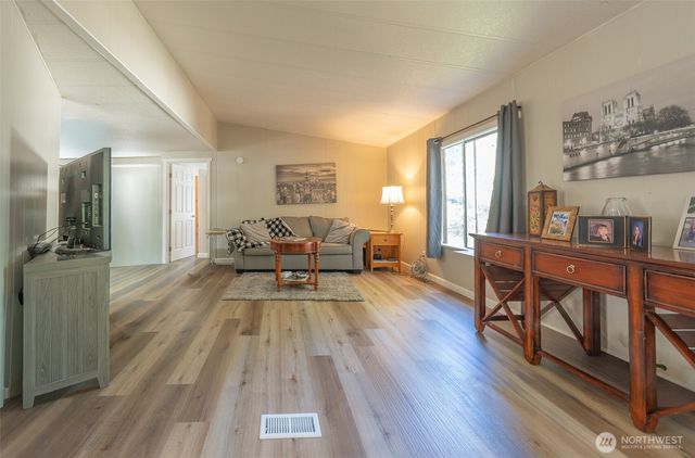 7427 154th Street E #14, Puyallup, WA 98375