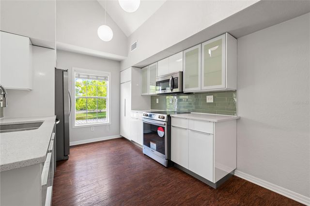 9412 LAKE CHASE ISLAND WAY 9412, Tampa, FL 33626