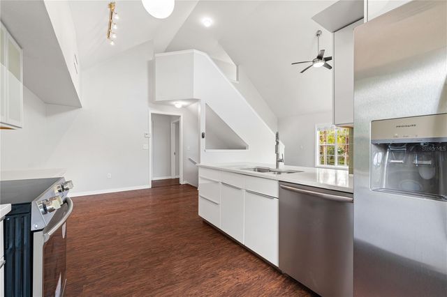 9412 LAKE CHASE ISLAND WAY 9412, Tampa, FL 33626