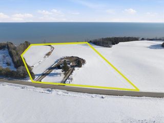 5815 County Highway LS, Manitowoc, WI 54220