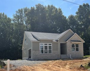 109 Chalone Dr, White House, TN 37188