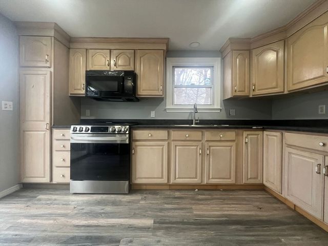 62 Jessie Ave 2, Attleboro, MA 02703