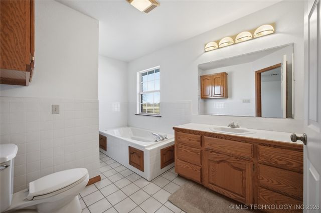 15315 N 247th Road, Okmulgee, OK 74447