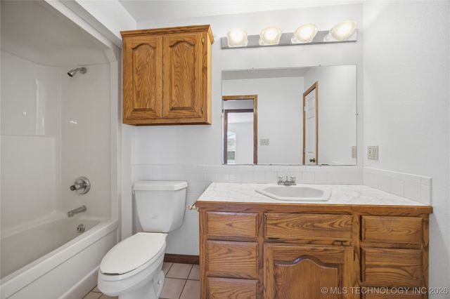 15315 N 247th Road, Okmulgee, OK 74447