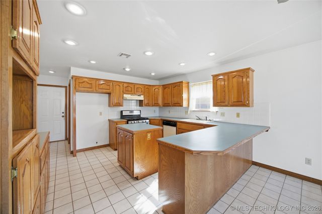 15315 N 247th Road, Okmulgee, OK 74447