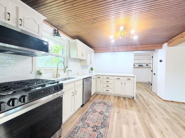 N6515 LAURMAR LANE, Oneida, WI 54155