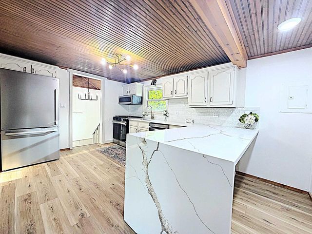 N6515 LAURMAR LANE, Oneida, WI 54155