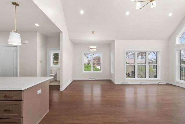 204 Lakeview Lane, Beaver Dam, WI 53916