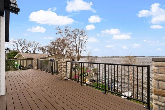204 Lakeview Lane, Beaver Dam, WI 53916