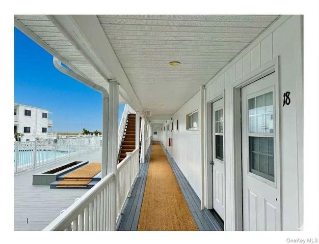 281 Dune Road 18a, Westhampton Beach, NY 11978
