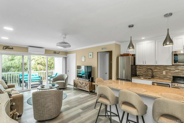 281 Dune Road 18a, Westhampton Beach, NY 11978