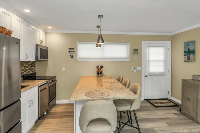 281 Dune Road 18a, Westhampton Beach, NY 11978