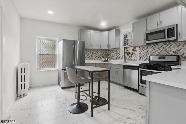 10 E 45Th St, Bayonne City, NJ 07002