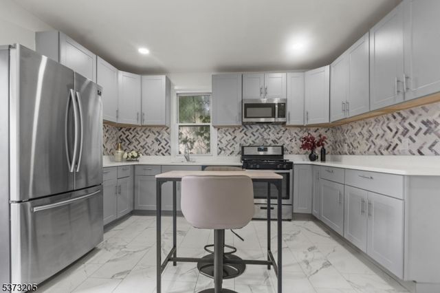 10 E 45Th St, Bayonne City, NJ 07002