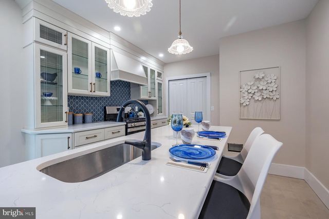 245 E KNIGHT AVE, Collingswood, NJ 08108