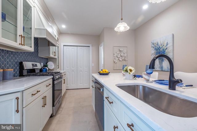 245 E KNIGHT AVE, Collingswood, NJ 08108