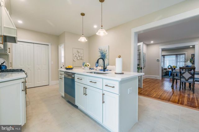 245 E KNIGHT AVE, Collingswood, NJ 08108