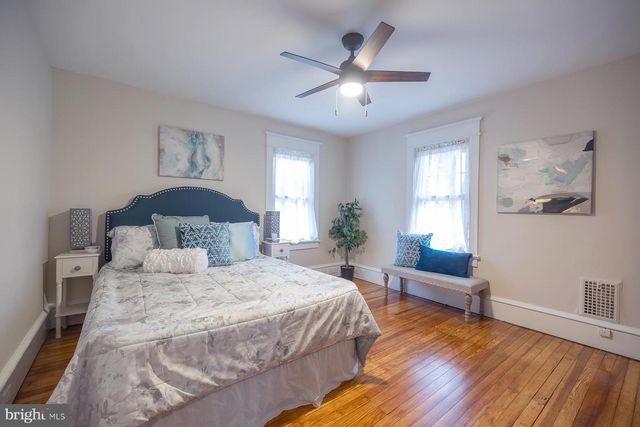 245 E KNIGHT AVE, Collingswood, NJ 08108