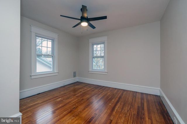 245 E KNIGHT AVE, Collingswood, NJ 08108