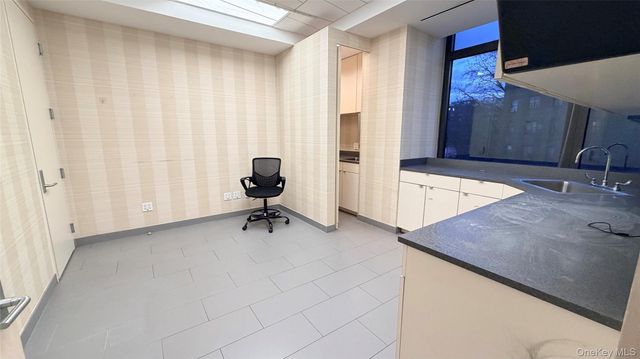 39-16 Prince Street 253, Flushing, NY 11354