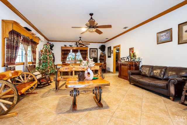 28345 Gardner Field Road, Taft, CA 93268