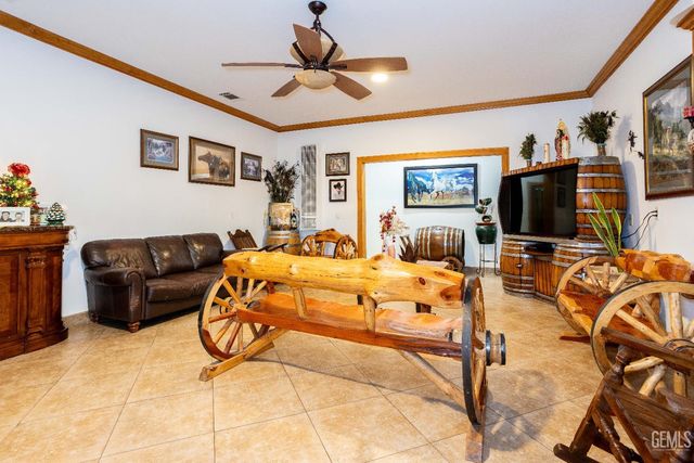 28345 Gardner Field Road, Taft, CA 93268