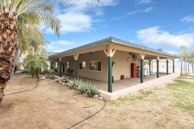 28345 Gardner Field Road, Taft, CA 93268