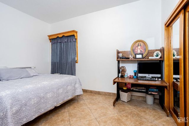 28345 Gardner Field Road, Taft, CA 93268