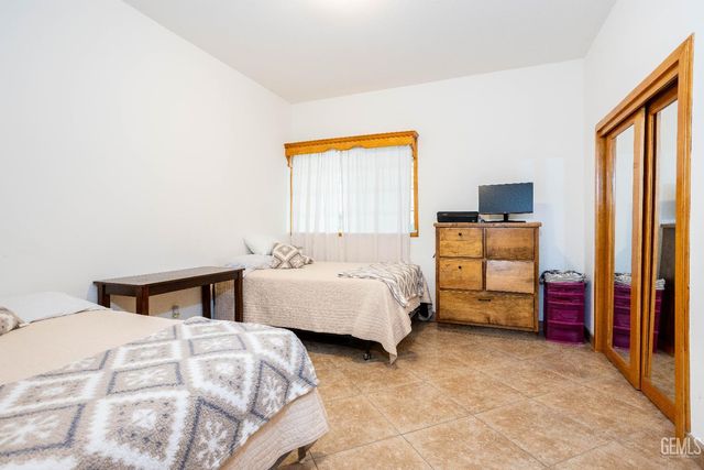 28345 Gardner Field Road, Taft, CA 93268