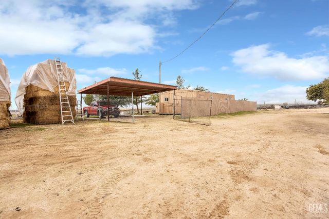 28345 Gardner Field Road, Taft, CA 93268