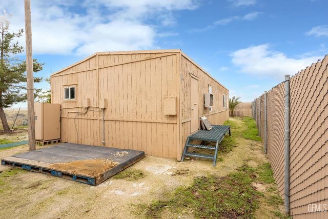 28345 Gardner Field Road, Taft, CA 93268