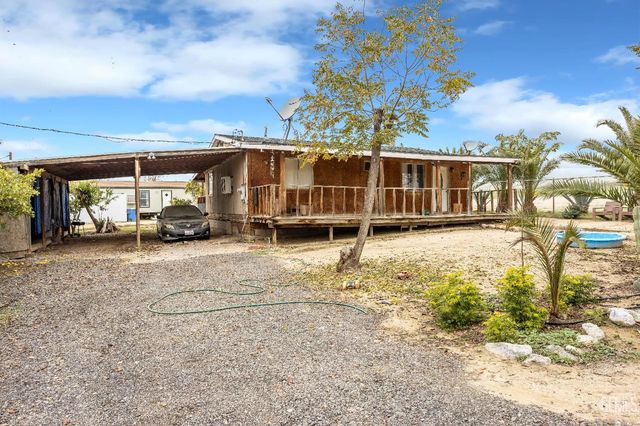 28345 Gardner Field Road, Taft, CA 93268