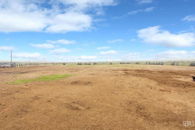 28345 Gardner Field Road, Taft, CA 93268