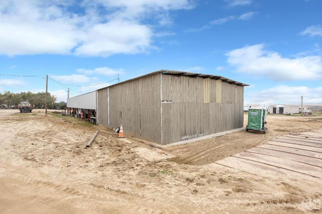 28345 Gardner Field Road, Taft, CA 93268