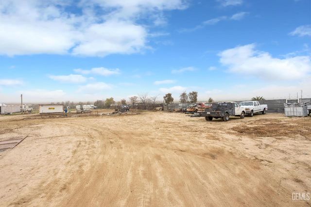 28345 Gardner Field Road, Taft, CA 93268