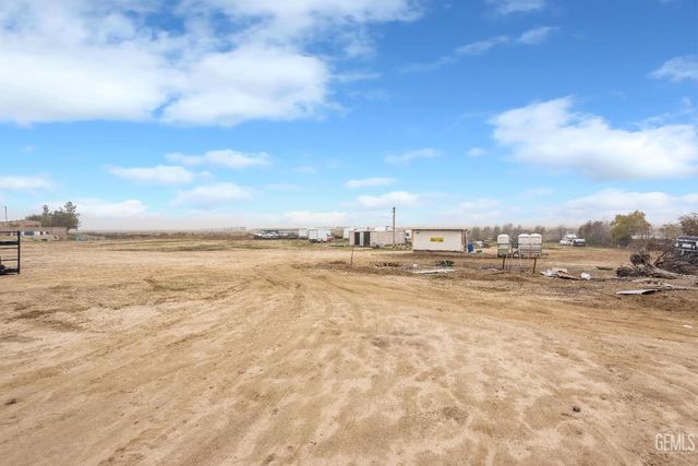 28345 Gardner Field Road, Taft, CA 93268