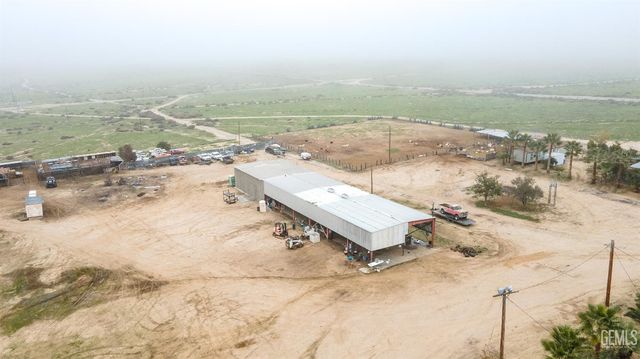 28345 Gardner Field Road, Taft, CA 93268