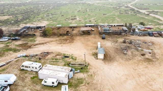 28345 Gardner Field Road, Taft, CA 93268