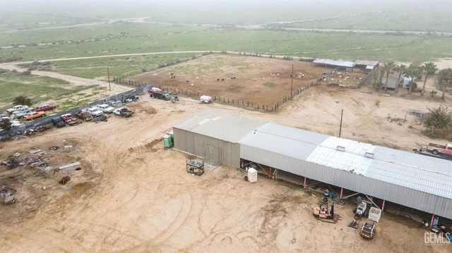 28345 Gardner Field Road, Taft, CA 93268