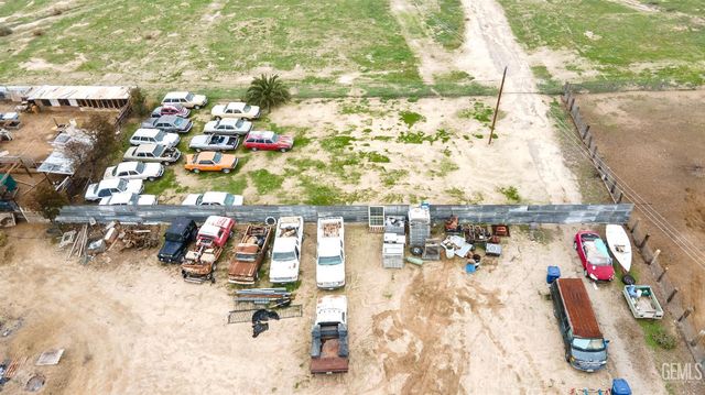 28345 Gardner Field Road, Taft, CA 93268